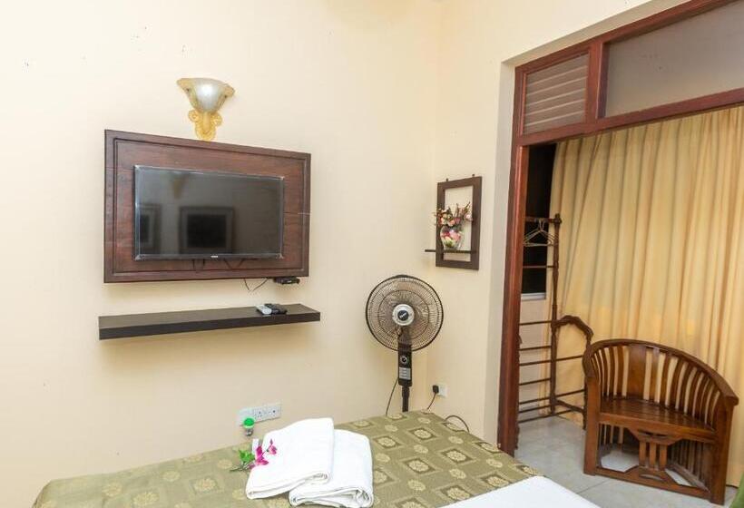 חדר דלוקס, Fort Thari Inn