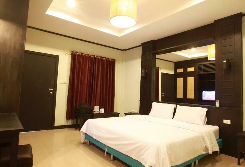 带阳台的高级房间, Nice Resort Pattaya