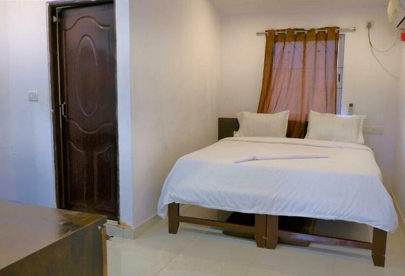 Family Room, Oyo Rooms Candolim Beach 3