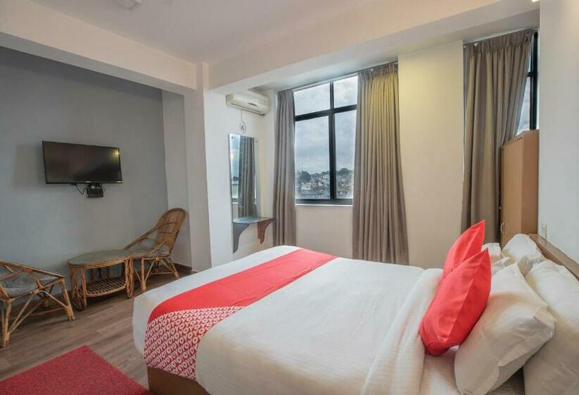 Deluxe Rum, Prince Plaza