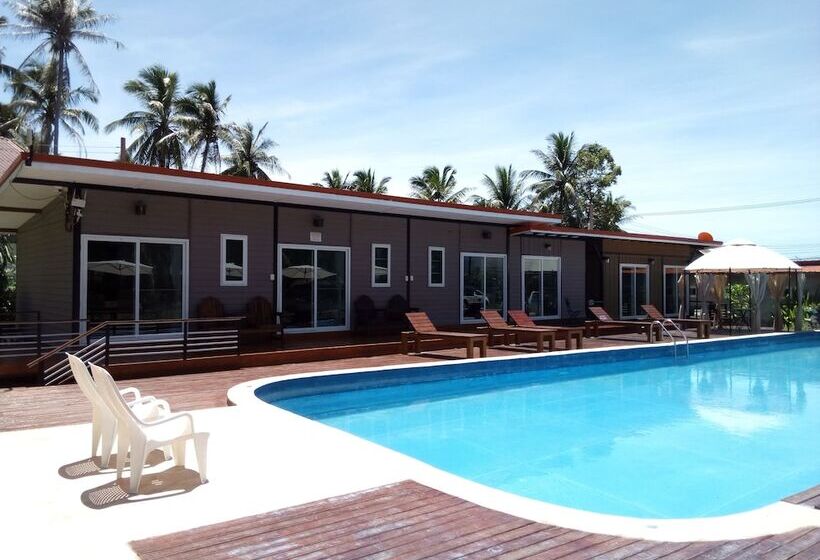 プールの見えるスーペリアルーム, The Ford Sunset Beach Resort