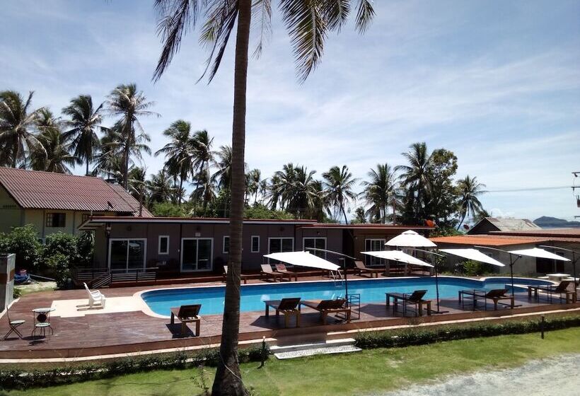 Номер Superior Вид на Бассейн, The Ford Sunset Beach Resort