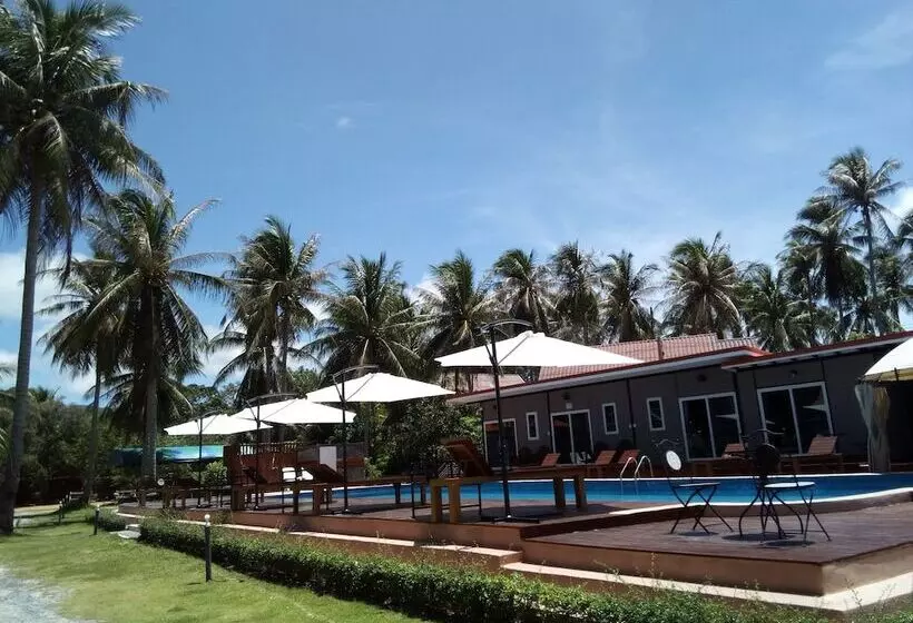 スーペリアトリプルルーム, The Ford Sunset Beach Resort