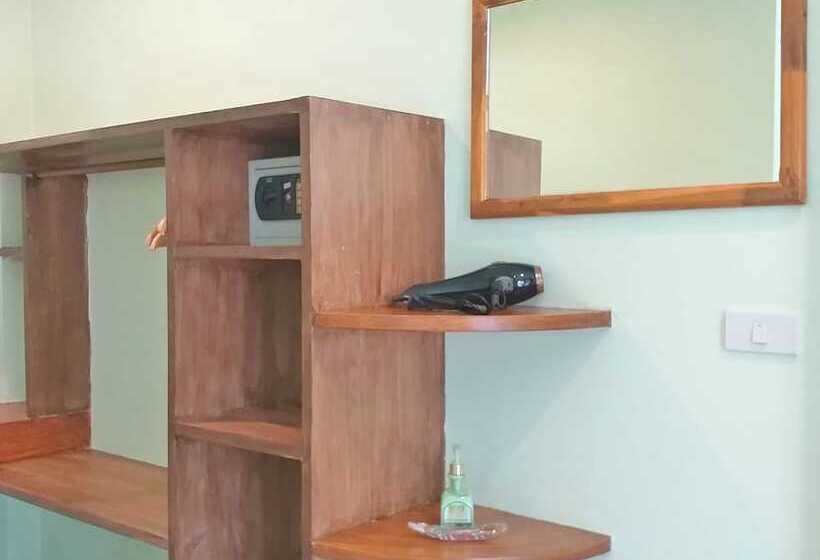 Номер Deluxe, The Ford Sunset Beach Resort