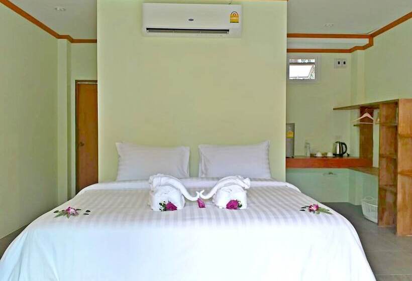 デラックスルーム, The Ford Sunset Beach Resort