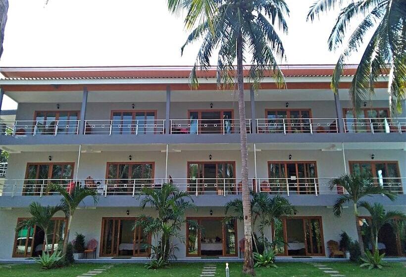 デラックスルーム, The Ford Sunset Beach Resort