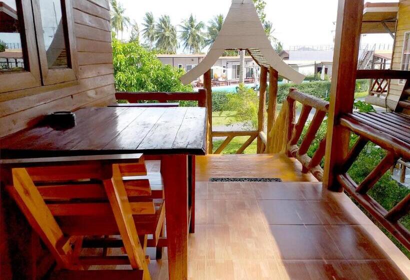 Семейный Номер, The Ford Sunset Beach Resort