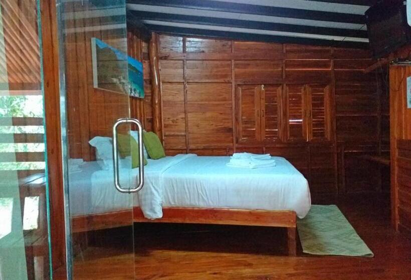 家族用バンガロー, The Ford Sunset Beach Resort