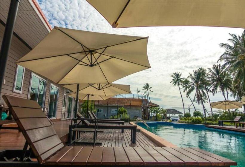 スーペリアトリプルルーム, The Ford Sunset Beach Resort