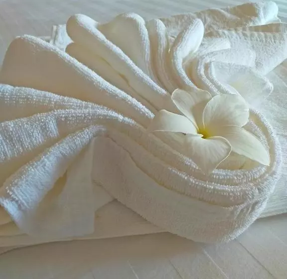 デラックストリプルルーム, The Ford Sunset Beach Resort