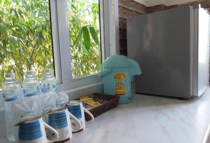 デラックストリプルルーム, The Ford Sunset Beach Resort