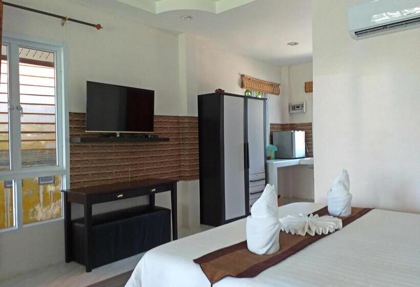 デラックストリプルルーム, The Ford Sunset Beach Resort