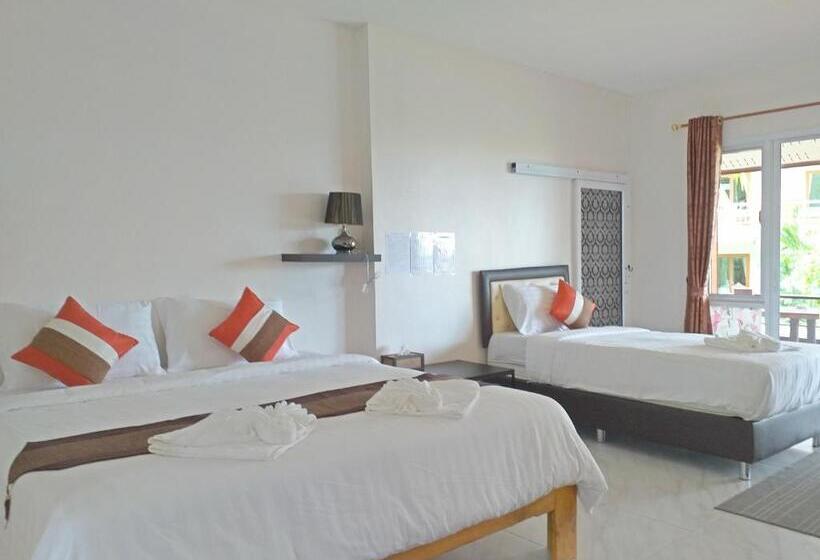 デラックストリプルルーム, The Ford Sunset Beach Resort