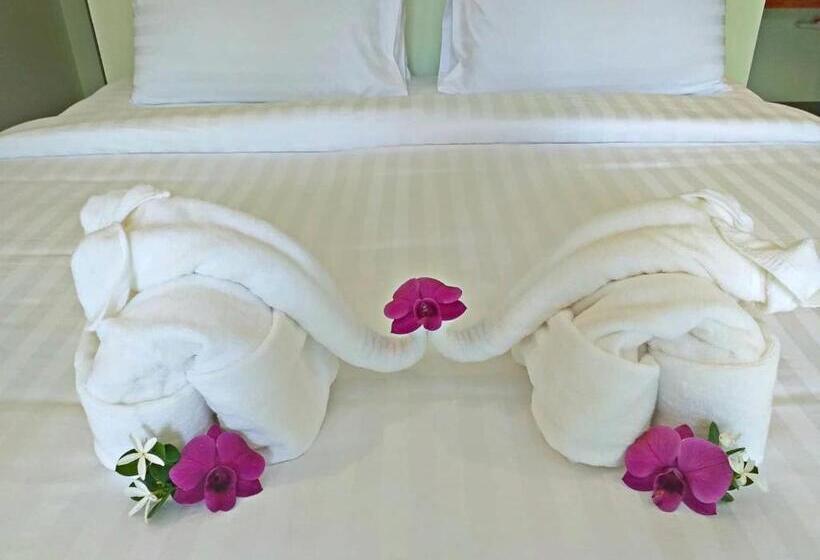 バルコニー付きデラックスルーム, The Ford Sunset Beach Resort