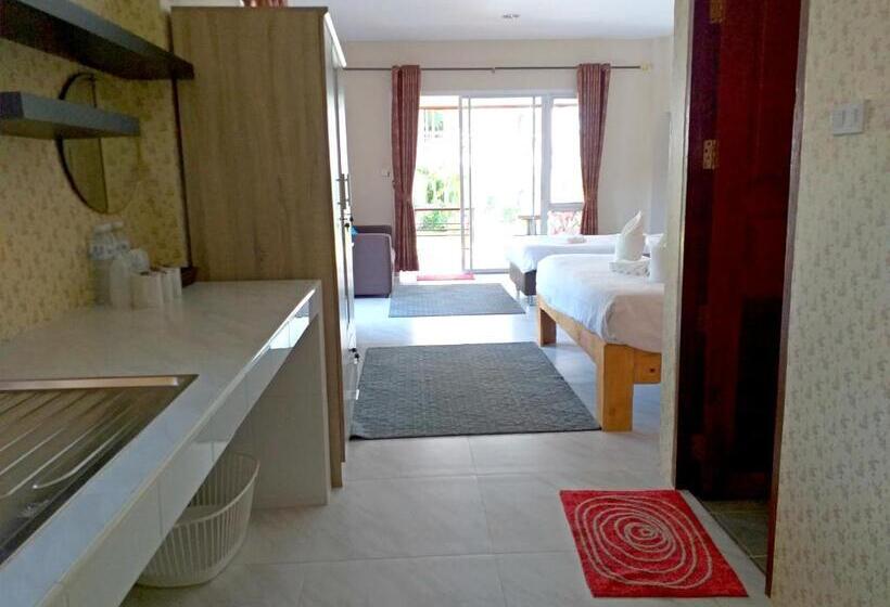 デラックストリプルルーム, The Ford Sunset Beach Resort