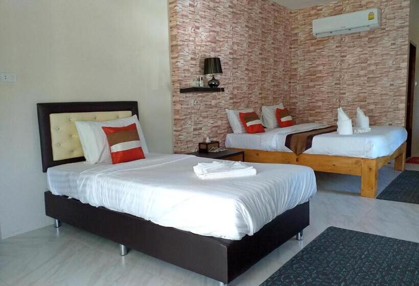 デラックストリプルルーム, The Ford Sunset Beach Resort