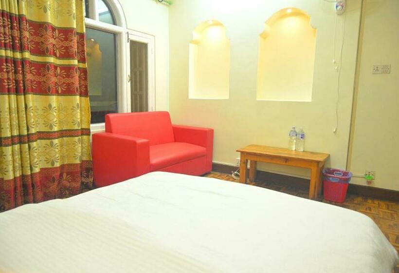 اتاق لوکس, Hello Ktm Hostel