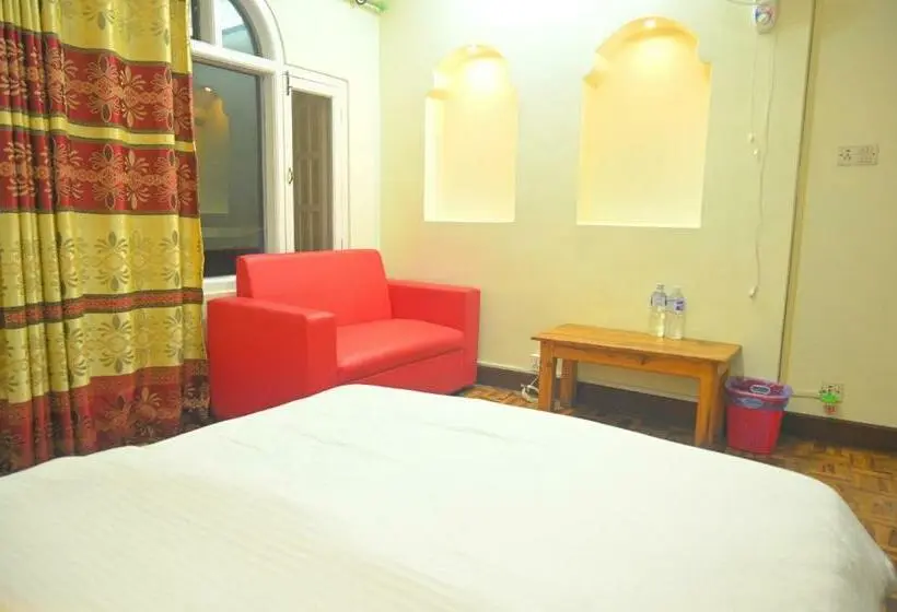 اتاق لوکس, Hello Ktm Hostel