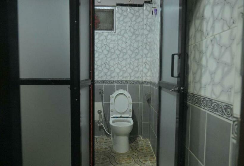 تختخواب در اتاق مشترک, Hello Ktm Hostel