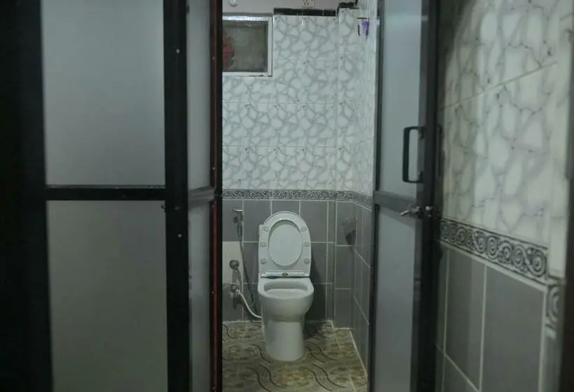 تختخواب در اتاق مشترک, Hello Ktm Hostel