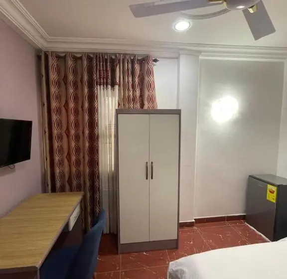 Standard Yhden Hengen Huone, George Vee Hotel Ltd