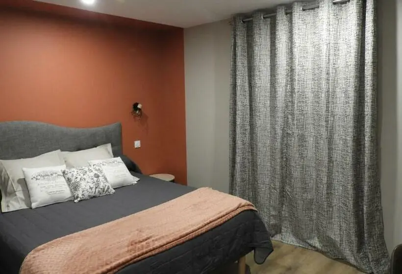 Camera Standard, Le Relais Saint Germain