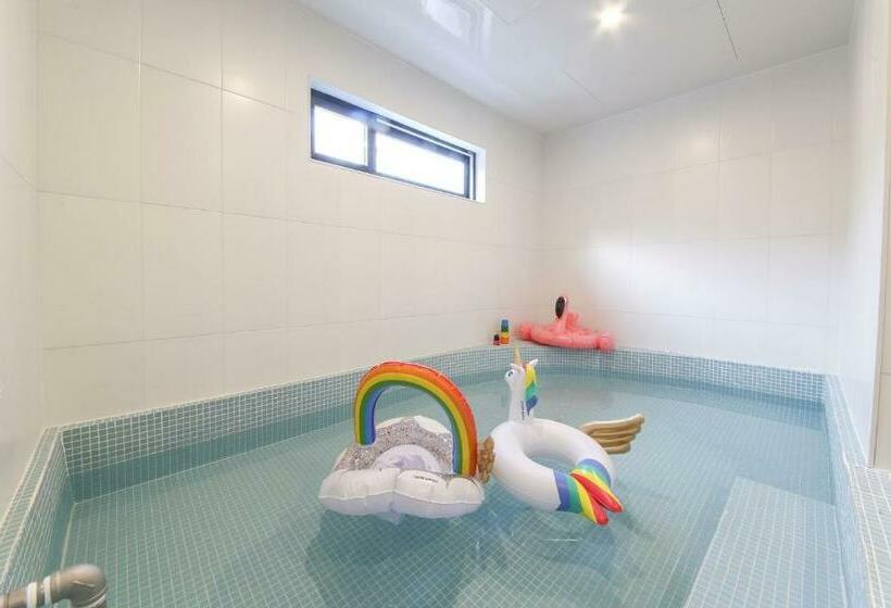 스위트 킹사이즈 침대, Kids Hotel Sangsang Play