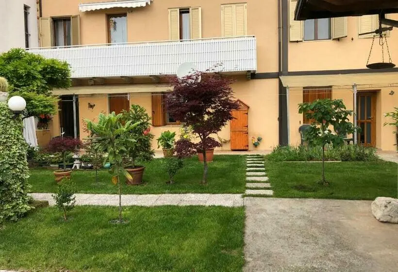 اتاق استاندارد, Sensory Garden