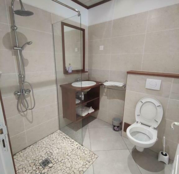 Chambre Quadruple Standard, Villa Grondin