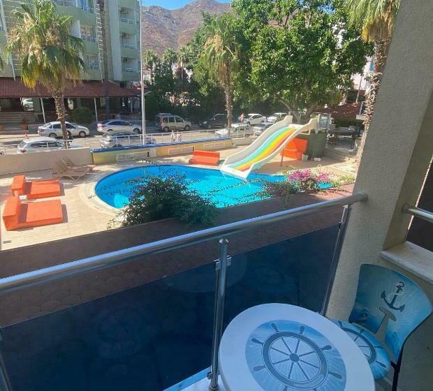 디럭스 룸, Astoria Life