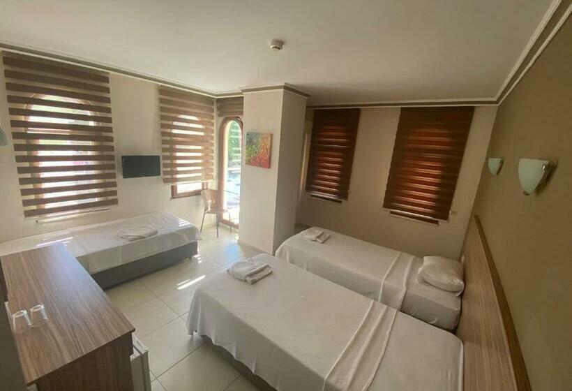 디럭스 트리플 룸, Astoria Life