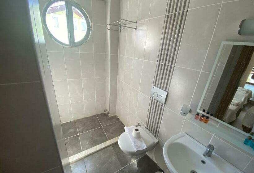 디럭스 4인 룸, Astoria Life