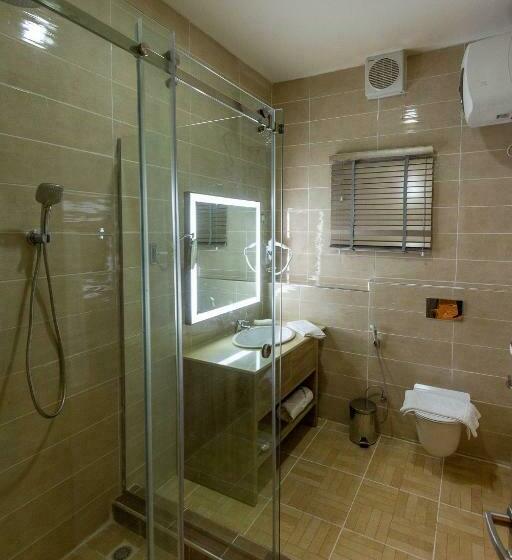 سوییت اجرایی, Hera