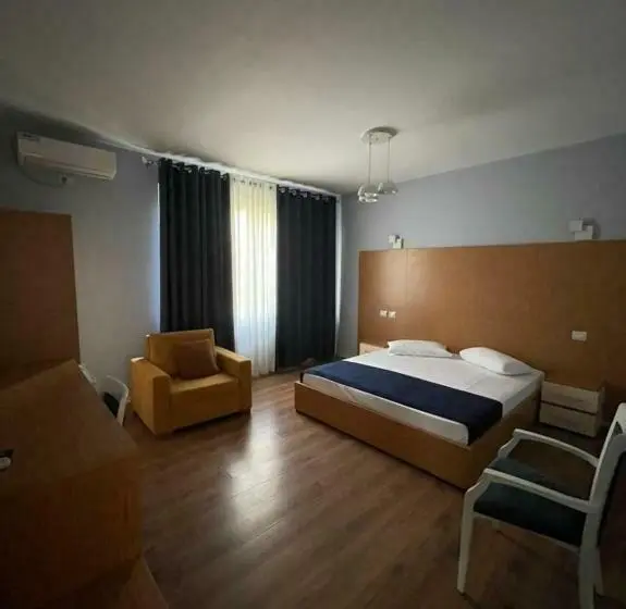 سوییت جونیور, Divjaka Resort