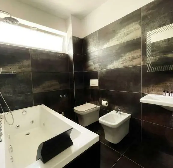 اتاق لوکس خانوادگی, Divjaka Resort