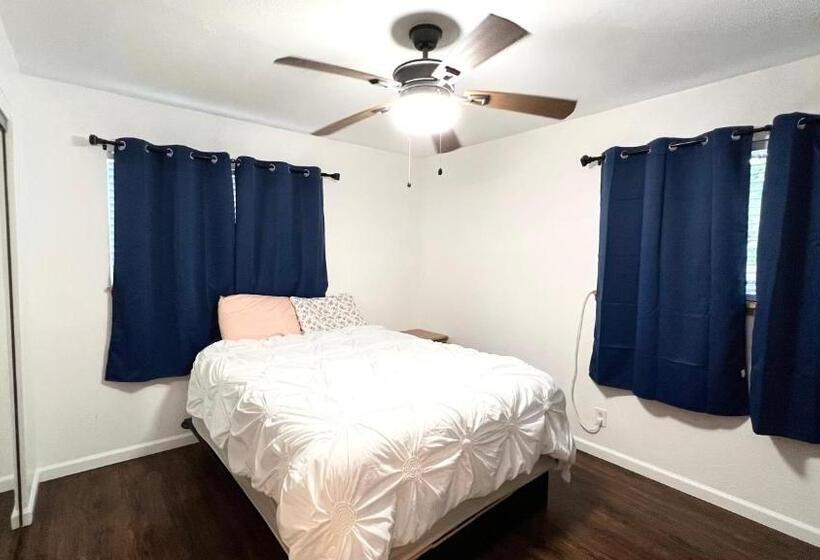 バス共有のスタンダードルーム, Mailan Hale Hostel