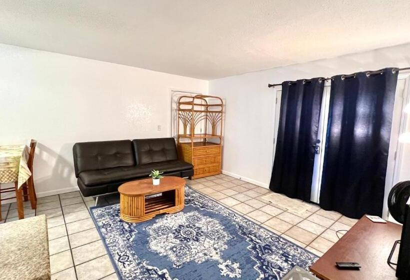 バス共有のスタンダードルーム, Mailan Hale Hostel