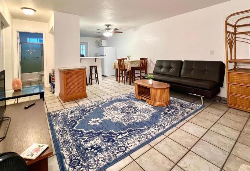 バス共有のスタンダードルーム, Mailan Hale Hostel