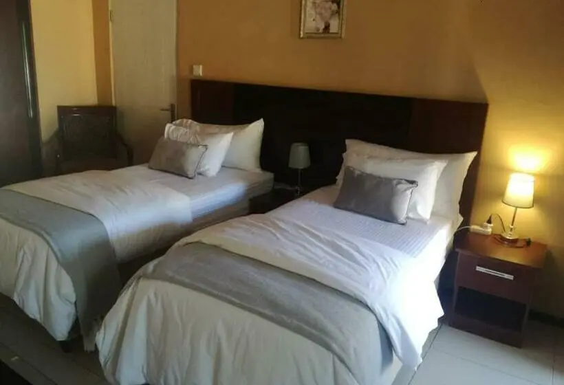 اتاق لوکس با تخت بزرگ, Mlk B&b