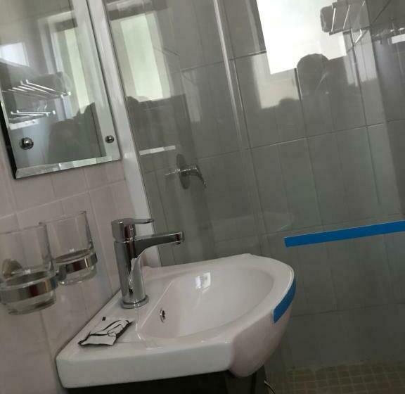 اتاق لوکس, Mlk B&b