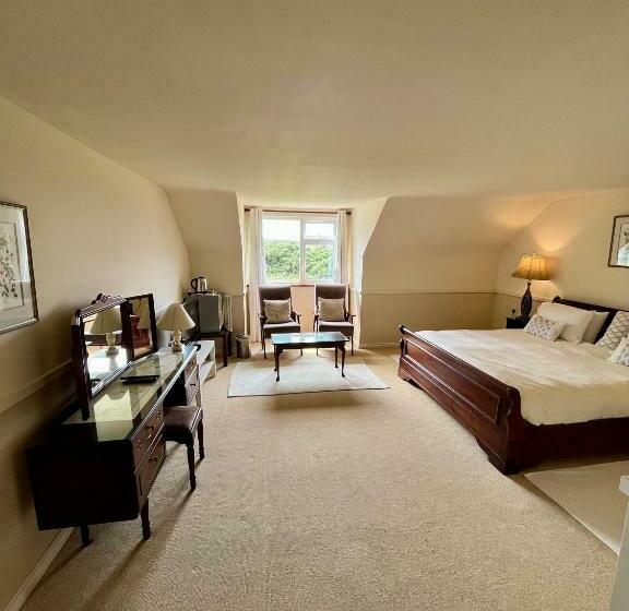 غرفة ديلوكس, Faul House