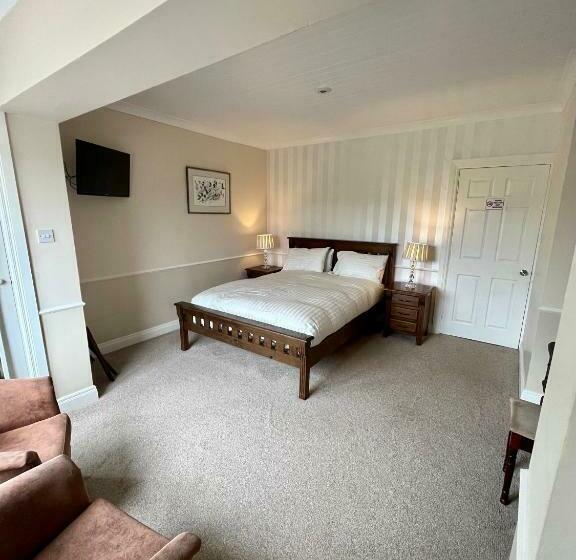 غرفة قياسية, Faul House