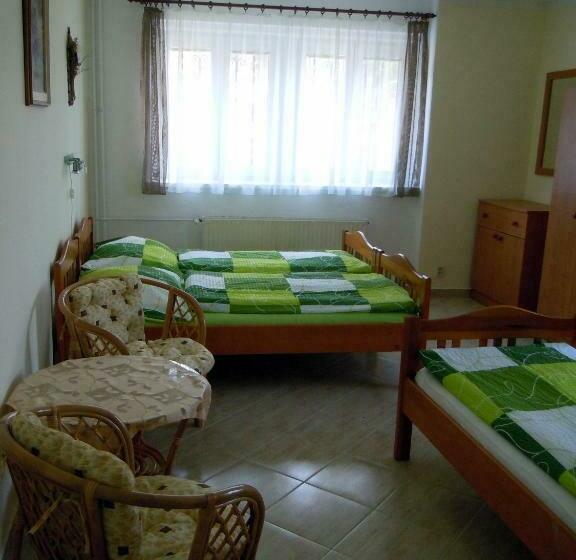 スタンダード４人部屋, Penzion Na Hradečku