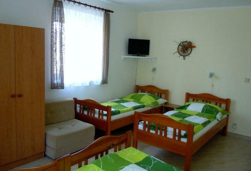 スタンダード４人部屋, Penzion Na Hradečku