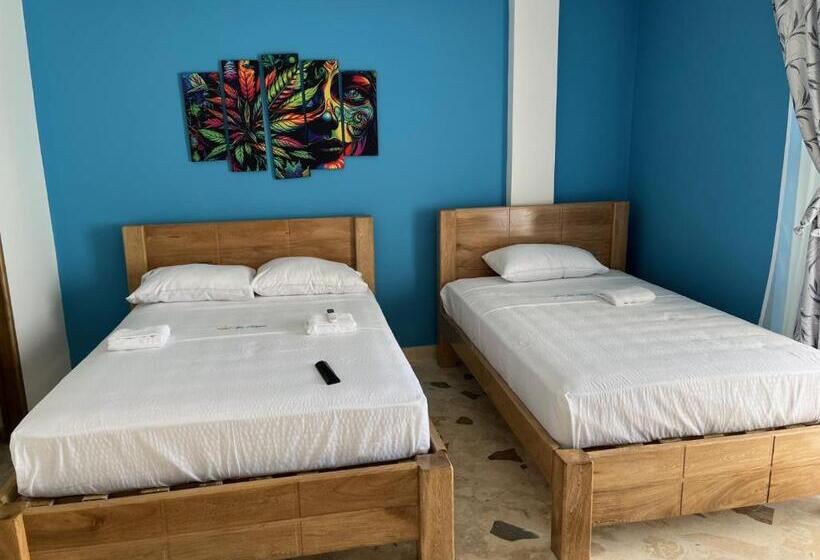 غرفة عائلية مطلّة علي البحر, Isla Mágica