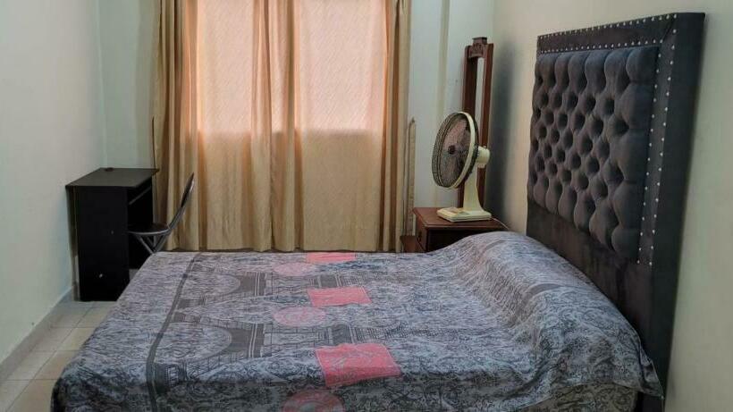 低层单卧公寓, Piazza Granada