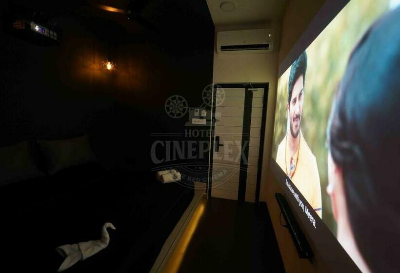 디럭스 룸 킹사이즈 침대, Cineplex