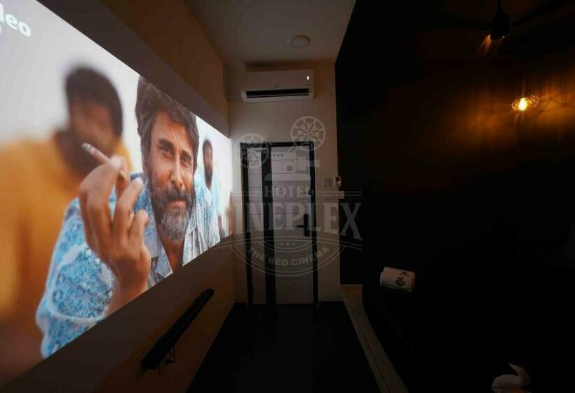 اتاق لوکس, Cineplex