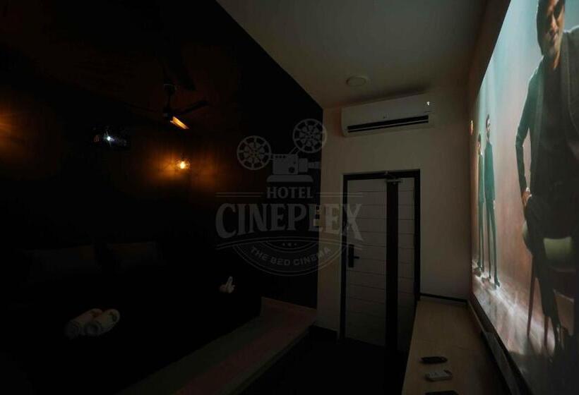 스탠다드 룸 킹사이즈 침대, Cineplex