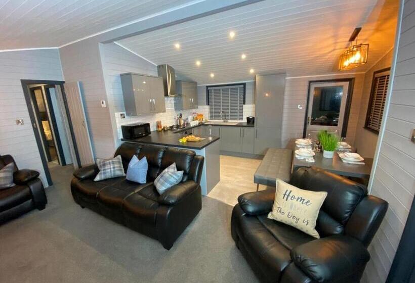 منزل 3 غرف نوم, Ogwen Bank Caravan And Lodge Park